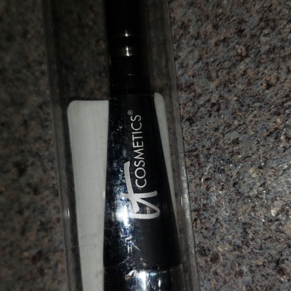 IT Cosmetics Heavenly Luxe Complexion Perfection Brush 7  Foundation & Concealer - Picture 4 of 9